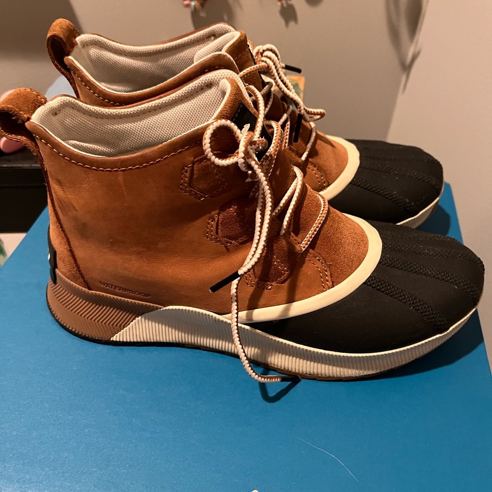 Sorel snow/rain boots